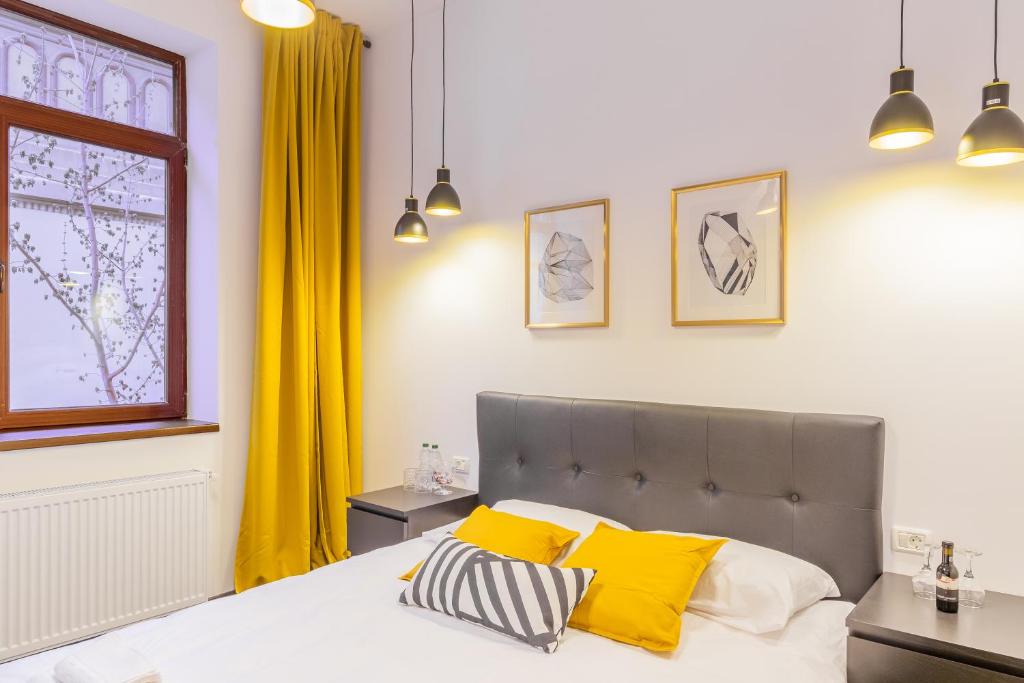 CHÂTEAU: Upscale Suites in Bucharest's Historical Center! - Resim 31