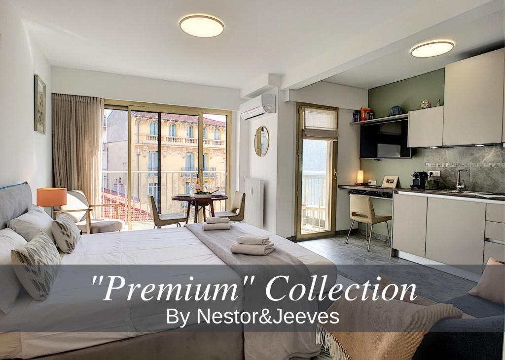 Il comprend un salon avec un grand lit et une cuisine. dans l'établissement Nestor&Jeeves - BERLIOZ SUITE - Downtown - Close beaches, à Nice