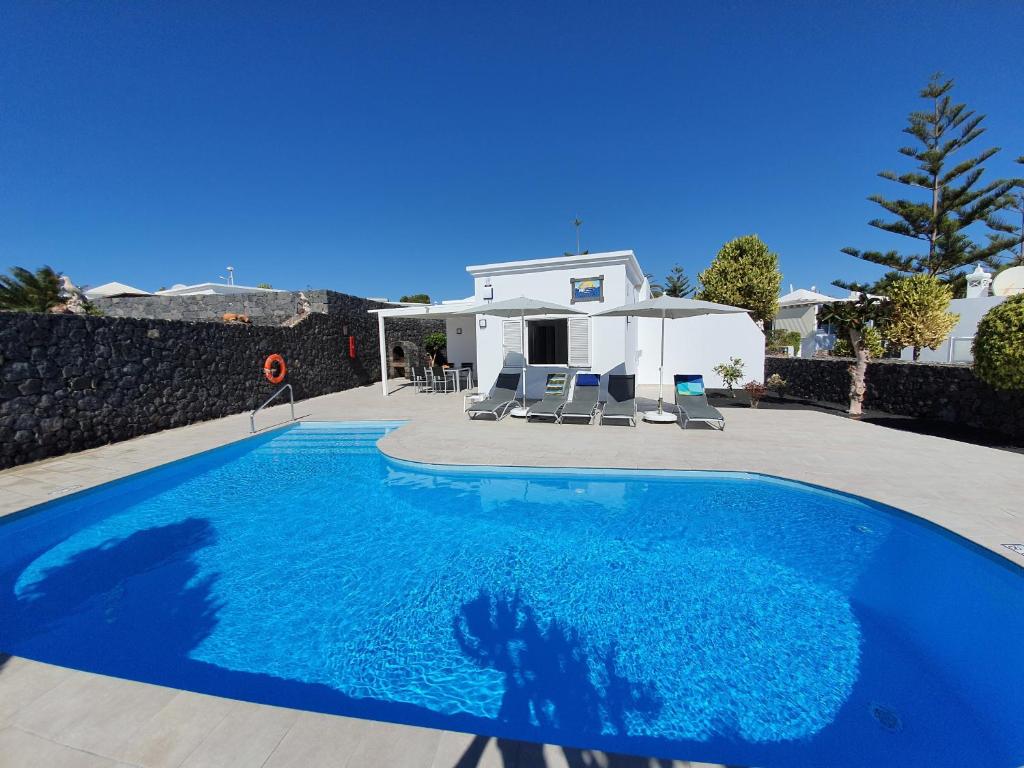 2 bedroom Villas Cassandra and Katrina with private heated pools., Puerto  del Carmen – Precios actualizados 2023