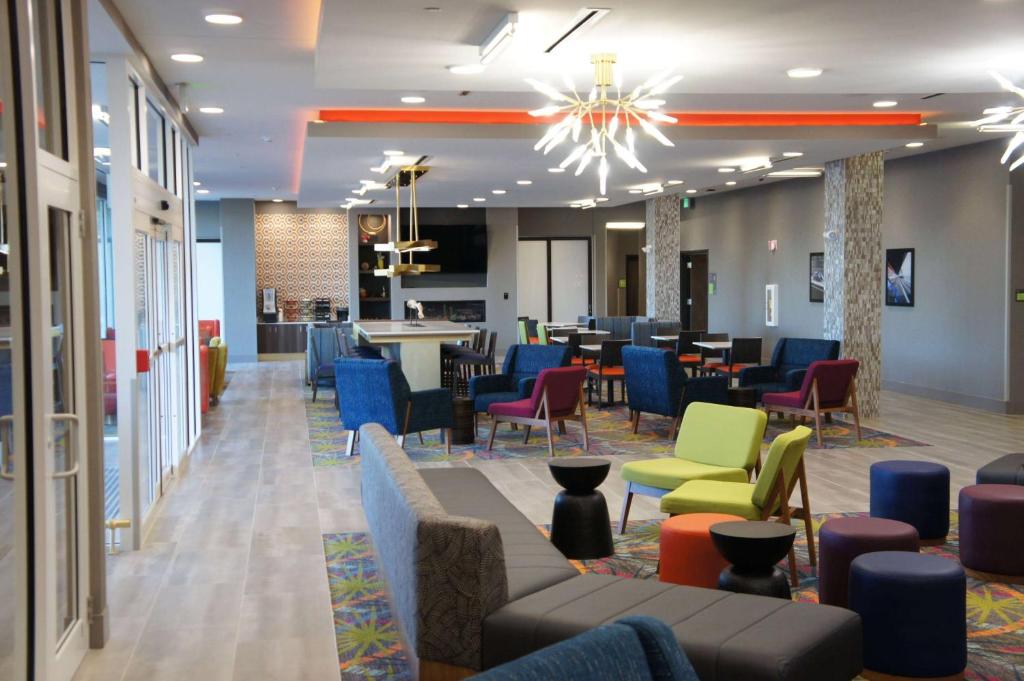 La Quinta Inn & Suites by Wyndham Braselton photo
