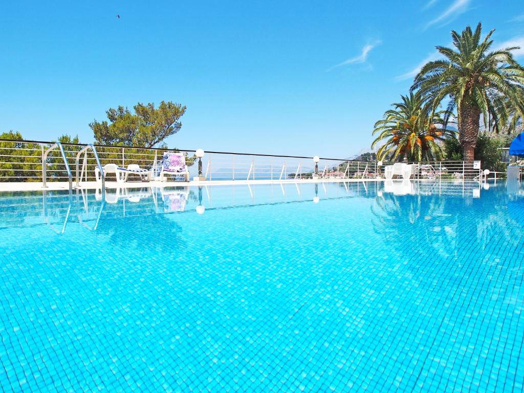Bazén v ubytování Hotel Aurora nebo v jeho okolí