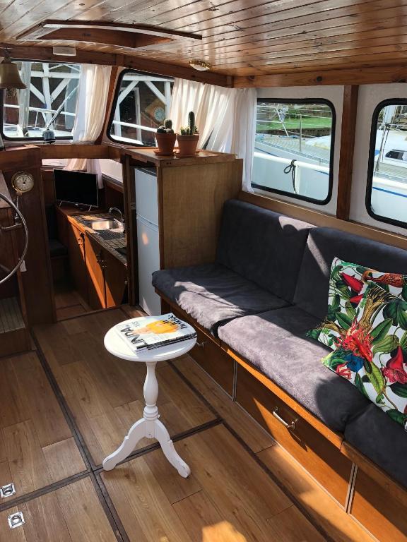 Posezení v ubytování Boot & Breakfast - slapen op het water