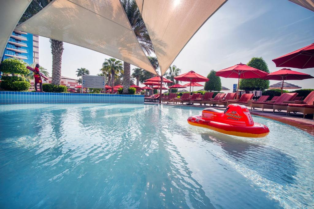 Bazén v ubytování Khalidiya Palace Rayhaan by Rotana, Abu Dhabi nebo v jeho okolí
