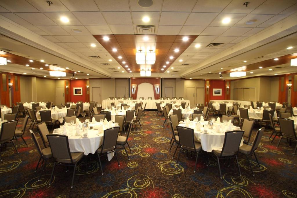 Holiday Inn & Suites Duluth-Downtown by IHG photo