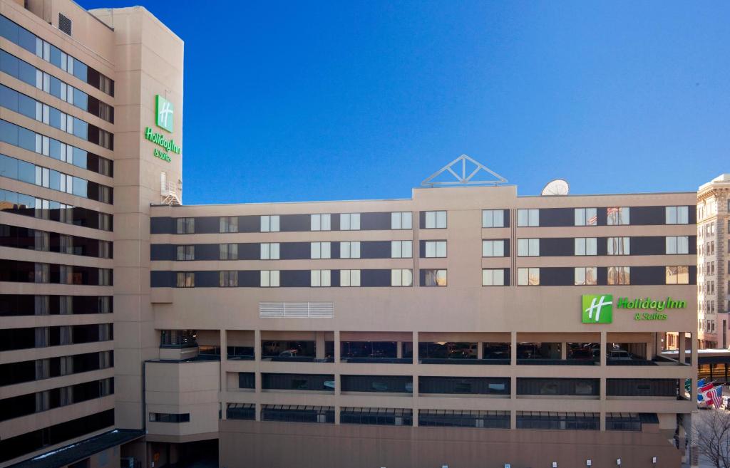 Holiday Inn & Suites Duluth-Downtown, an IHG Hotel - Housity