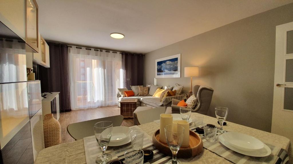 A seating area at Apartamento ÁTICO SOL Los Miradores del Puerto
