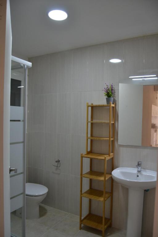 Kúpeľňa v ubytovaní Sant Antoni 7 1 PISO