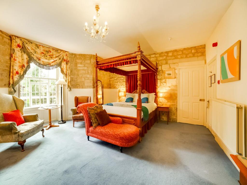 Voodi või voodid majutusasutuse OYO Bailbrook Lodge, Bath toas