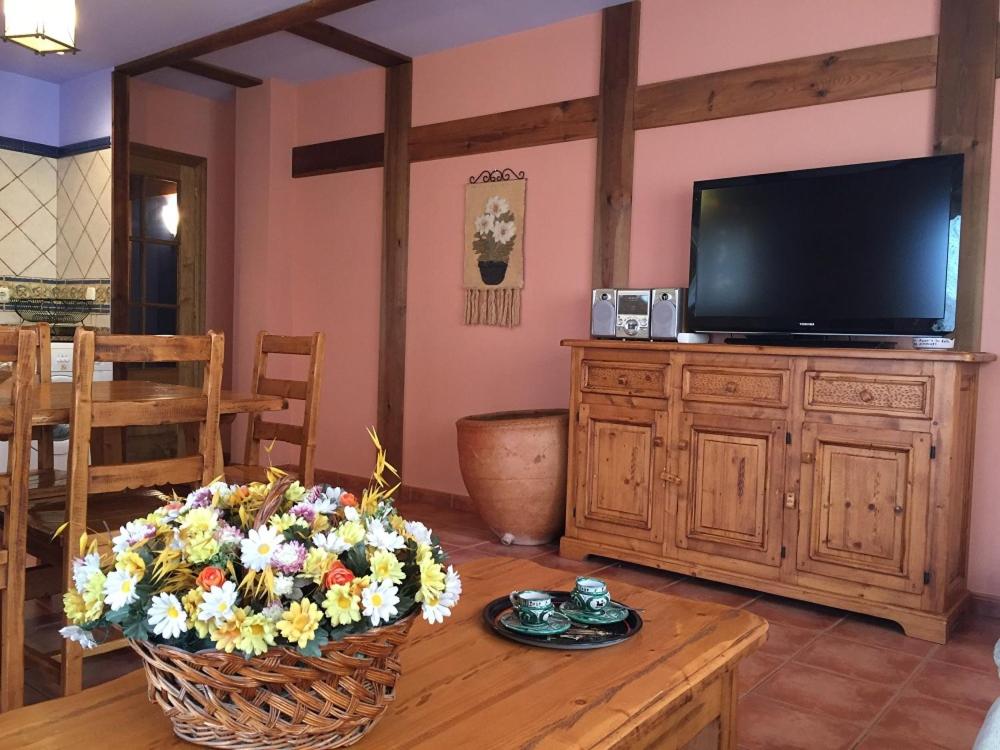 A television and/or entertainment centre at Fuente de Cella