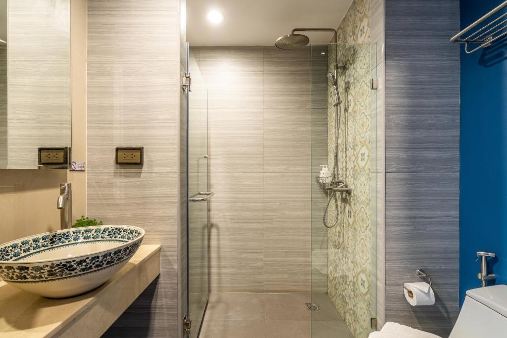 W Station - Resim 21