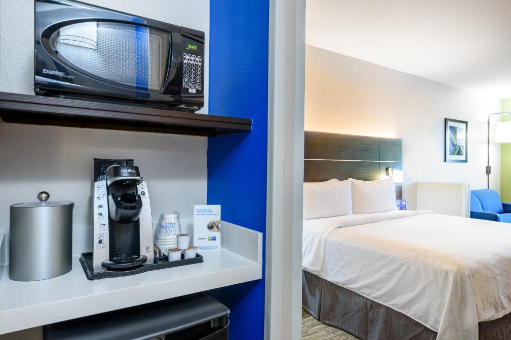 Holiday Inn Express Hotel and Suites Bastrop by IHG - Habitación Estándar King