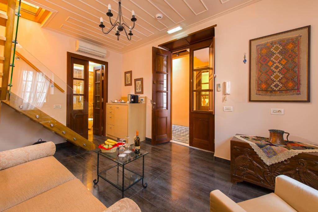 Posezení v ubytování Rodos Niohori Elite Suites Boutique Hotel