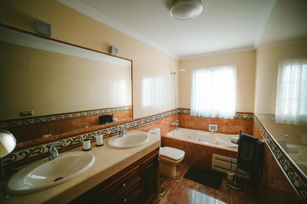 Koupelna v ubytování Villa Morada Sonneland con piscina privada climatizada