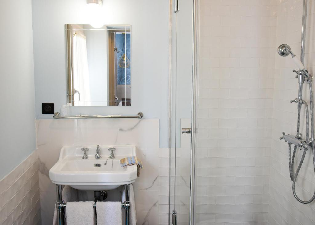 Auberge la Renaissance - Standard Double Room