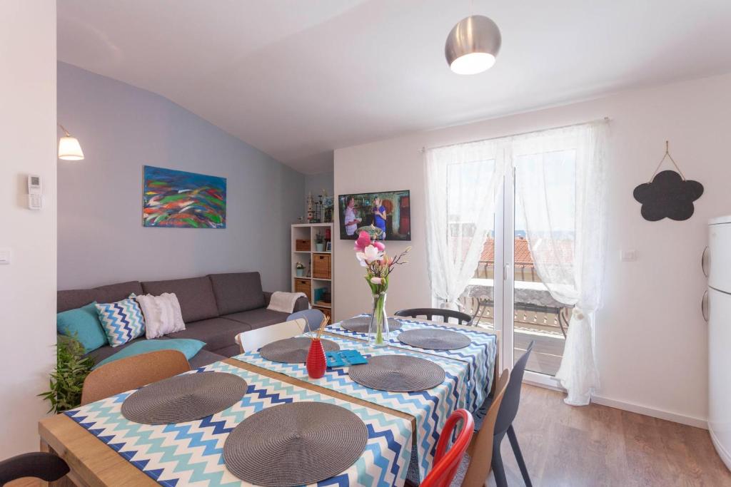 Posedenie v ubytovaní Apartments Lalic