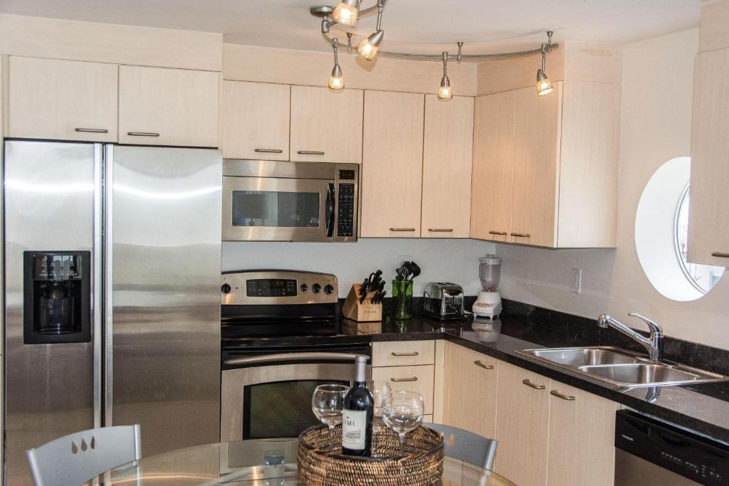 Dream Destinations at Ocean Place - Two-Bedroom Apartment With Terrace