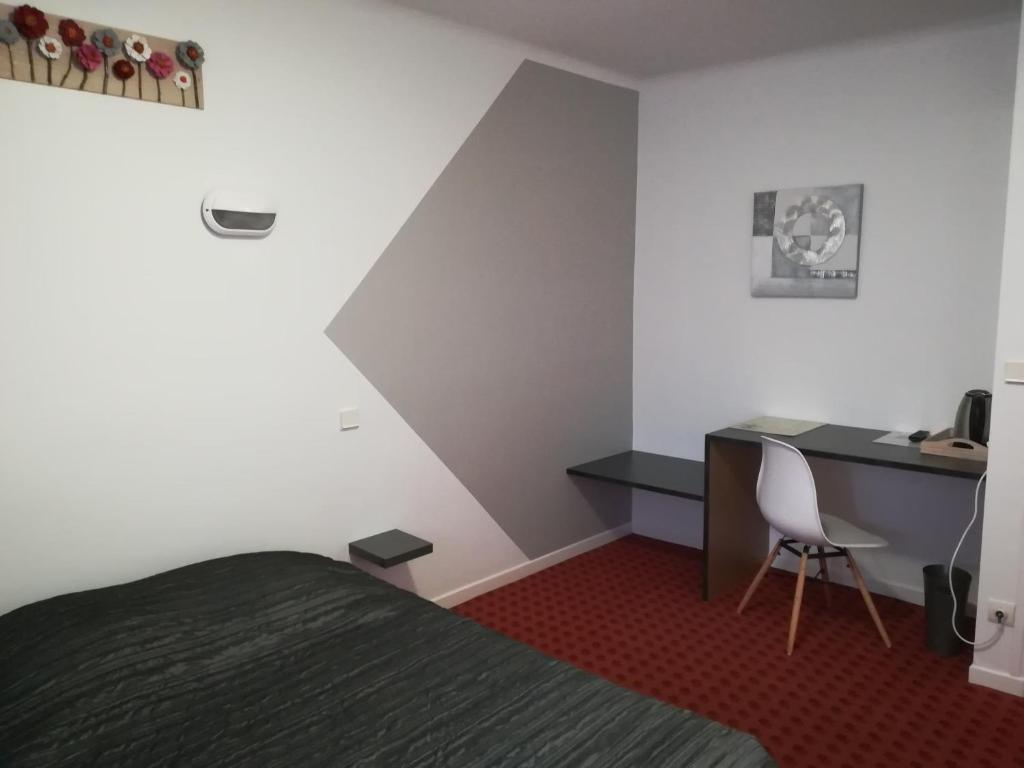 Hotel De La Poste - Chambre Double Avec Salle De Bains Privative
