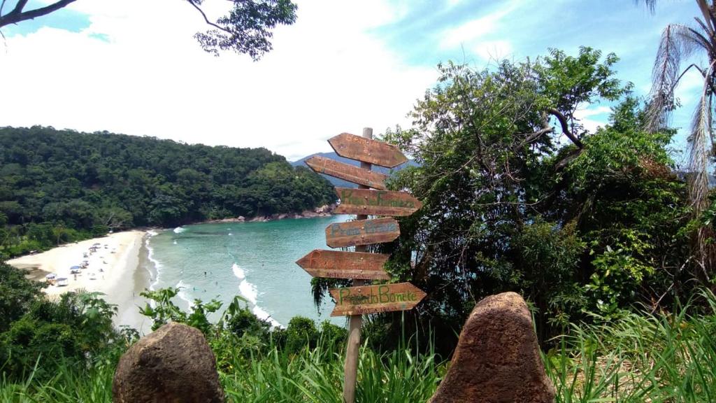  Loft Praia Brava - Casa de hóspedes com churrasqueira e piscina