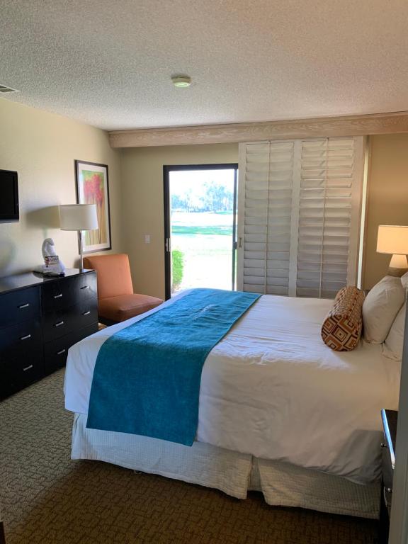 DESERT OASIS WELK RESORTS