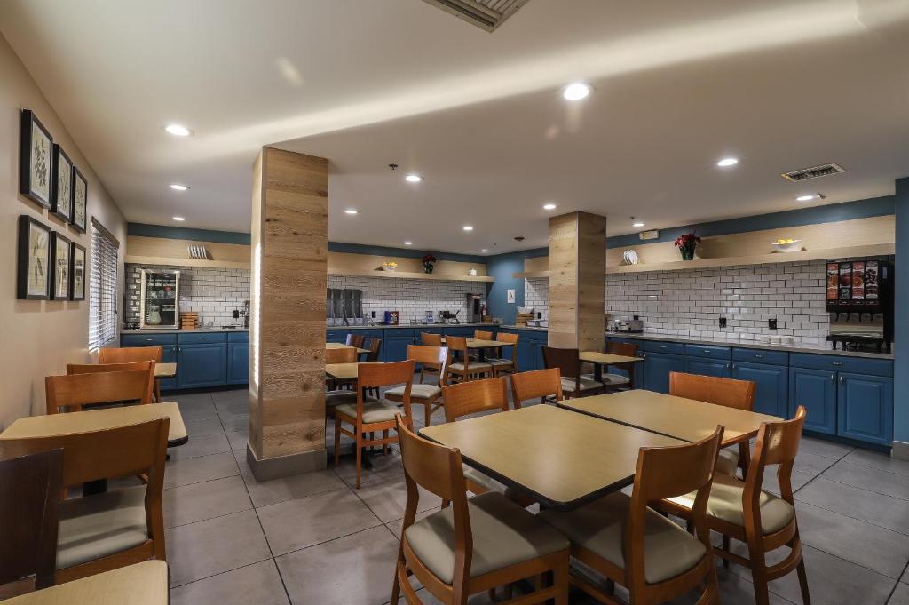 Restaurace v ubytování Wingate by Wyndham Chandler Phoenix