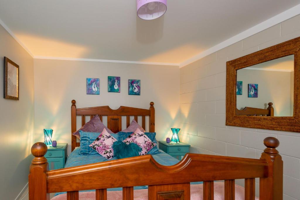 Postel nebo postele na pokoji v ubytování ONEPU MOANA 4-6 Bdr Holiday Home
