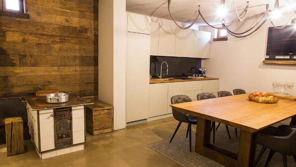 Kuchyň nebo kuchyňský kout v ubytování Aldilà Art Rooms, Apartment and Vacation House