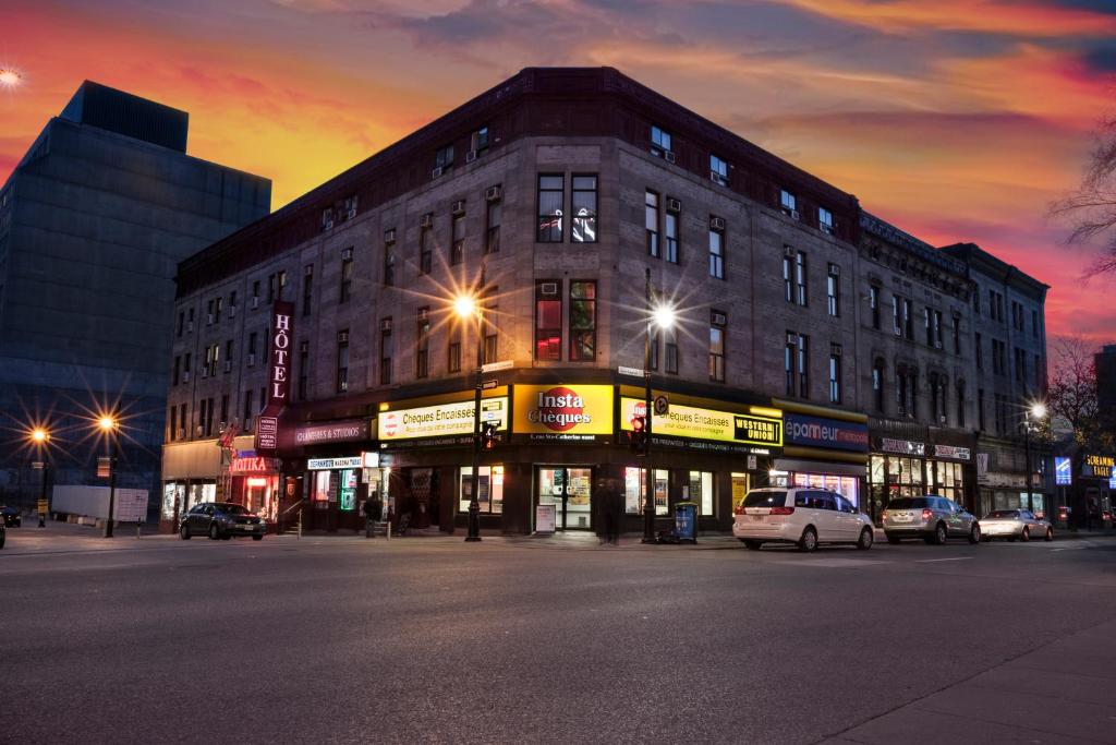 Hotel Quartier des Spectacles - Resim 6