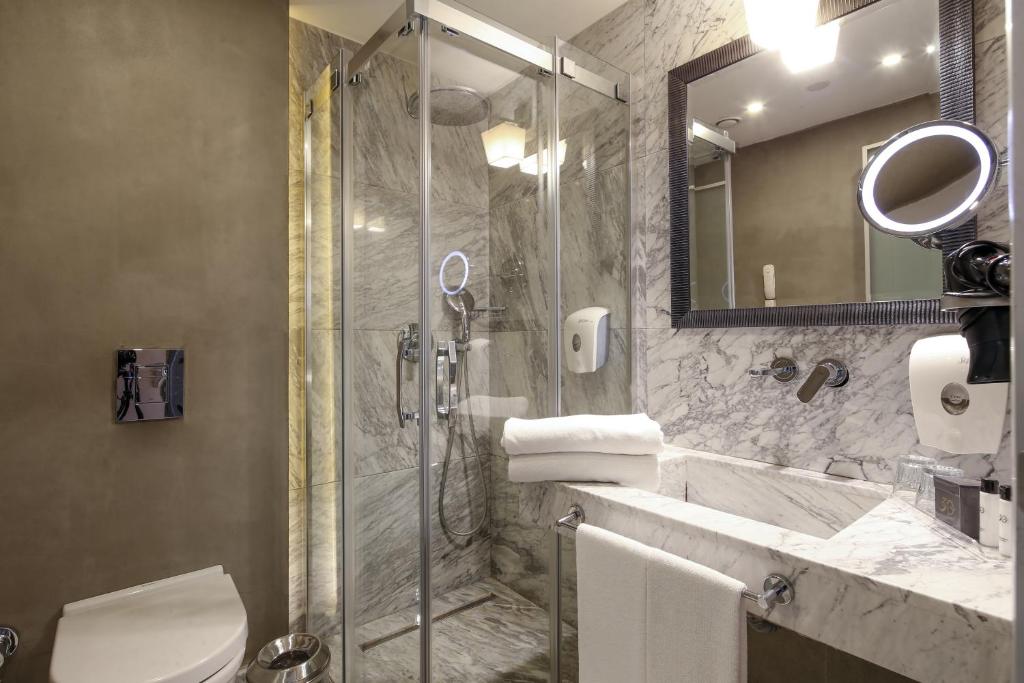 A bathroom at The Gate Ataşehir Finance Centre