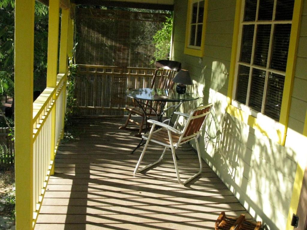 Balkón nebo terasa v ubytování Fivespot Cabin