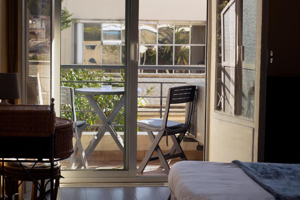 Hôtel Bellevue Cannes - Resim 22