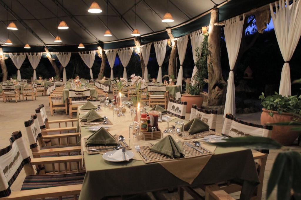 Restaurace v ubytování Kibo Safari Camp
