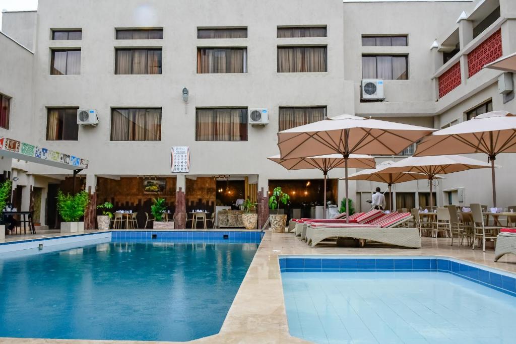 Bazén v ubytování Hotel Waterbuck nebo v jeho okolí