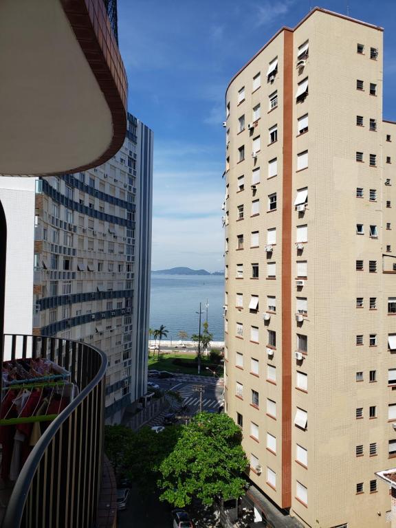  Vista para o mar apto com sacada