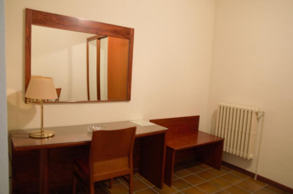 Hotel Suís, San Celoni, Spain - Booking.com