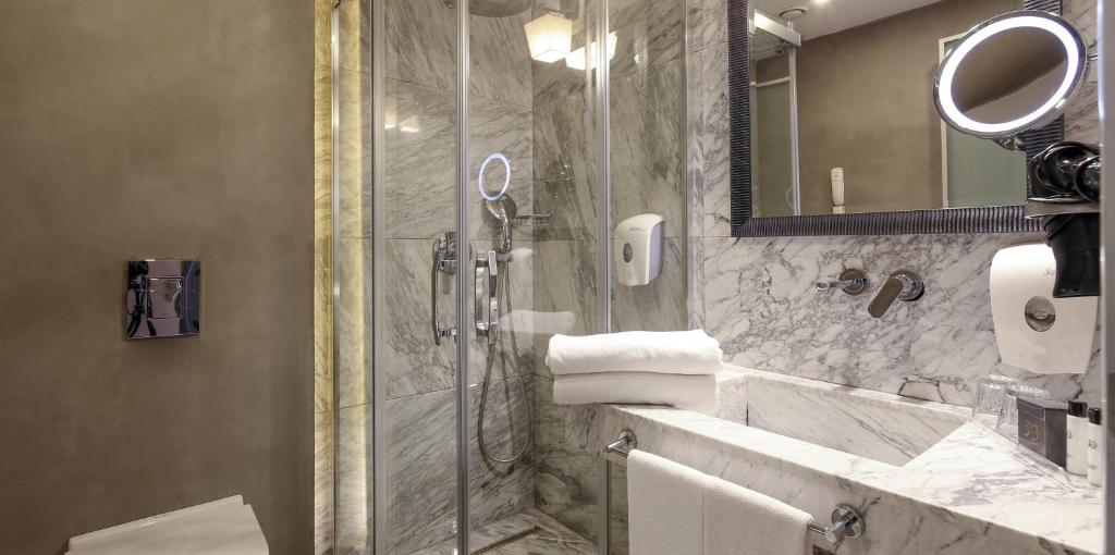 A bathroom at The Gate Ataşehir Finance Centre