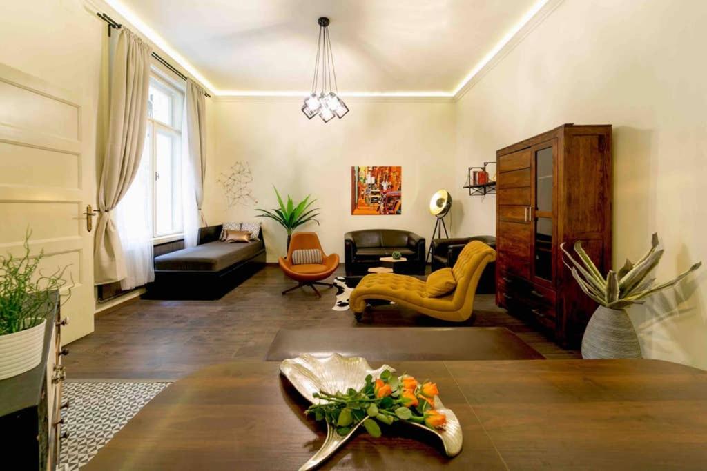 The Best Mondain Apartment Budapest 1055 Budapest, 4 Falk Miksa utca kép - 1