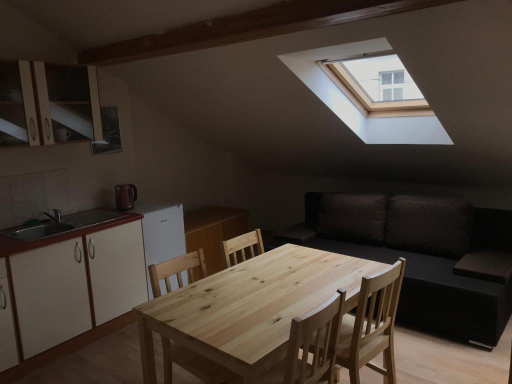 Kuchyň nebo kuchyňský kout v ubytování Old Town Apartments S12