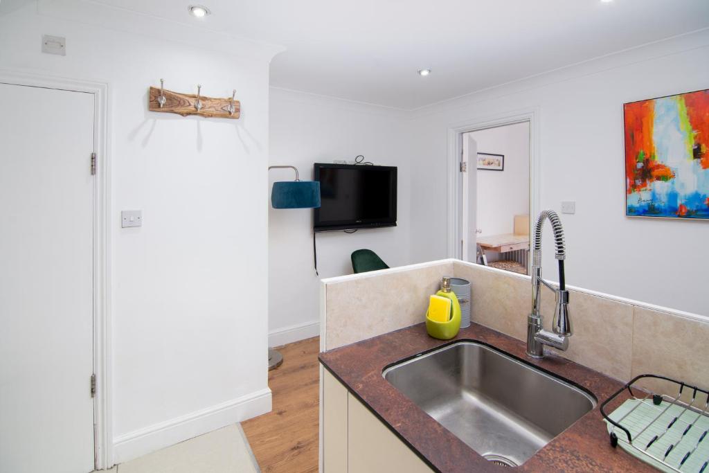 Amazing 1 Bed Flat in Arnos Grove near Alexandra Palace for 2 people