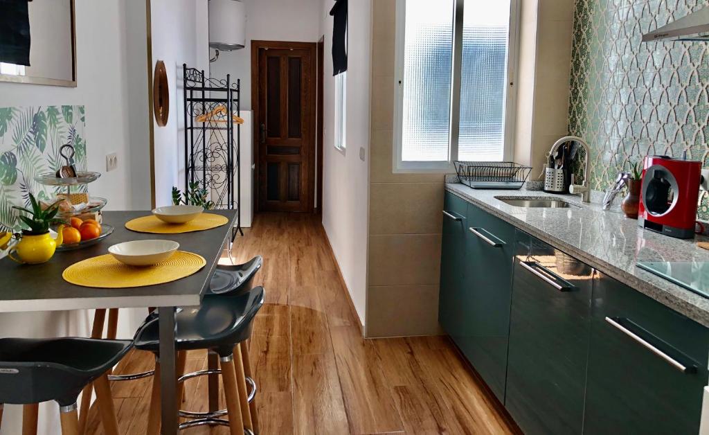 Apartamentos Puerta Real Sevilla - 16