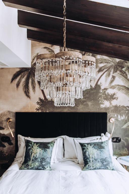 Ocho Suites & Kitchen 2