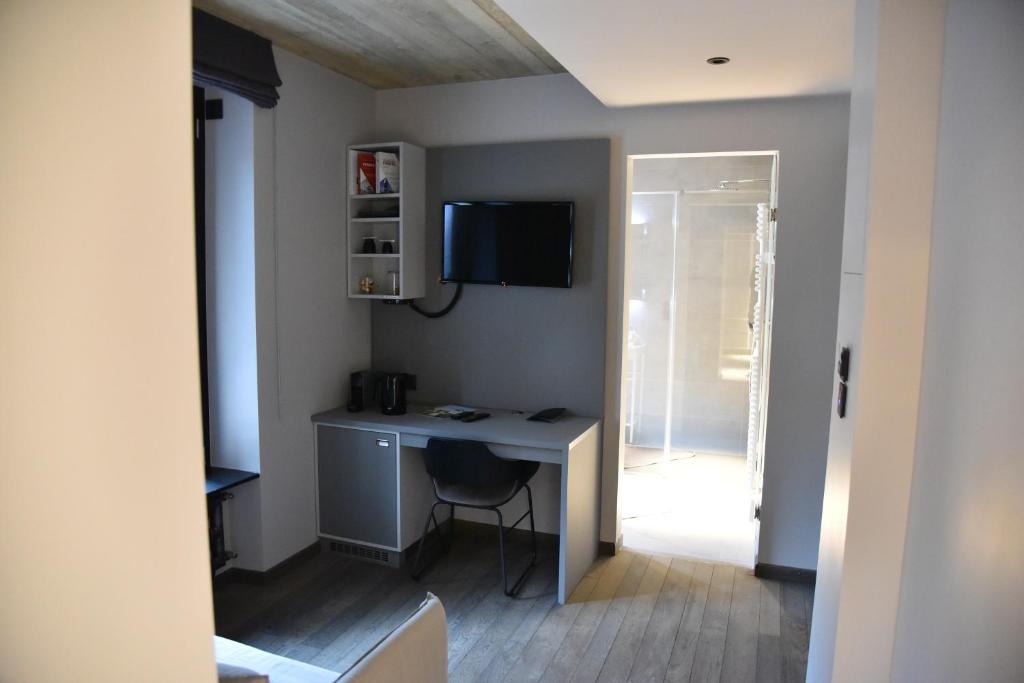 Airfield Living - Airport - Resim 18