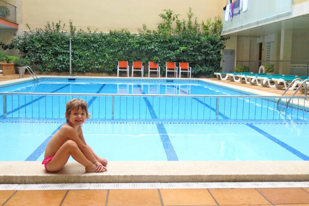 Bazén v ubytovaní Apartaments Costa d'Or alebo v jeho blízkosti