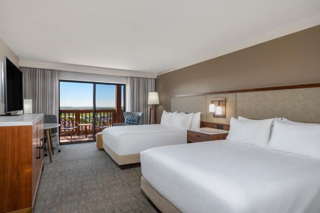 Postel nebo postele na pokoji v ubytování Cheyenne Mountain Resort, a Destination by Hyatt Hotels