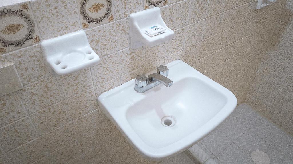 Koupelna v ubytování Hotel Alhóndiga