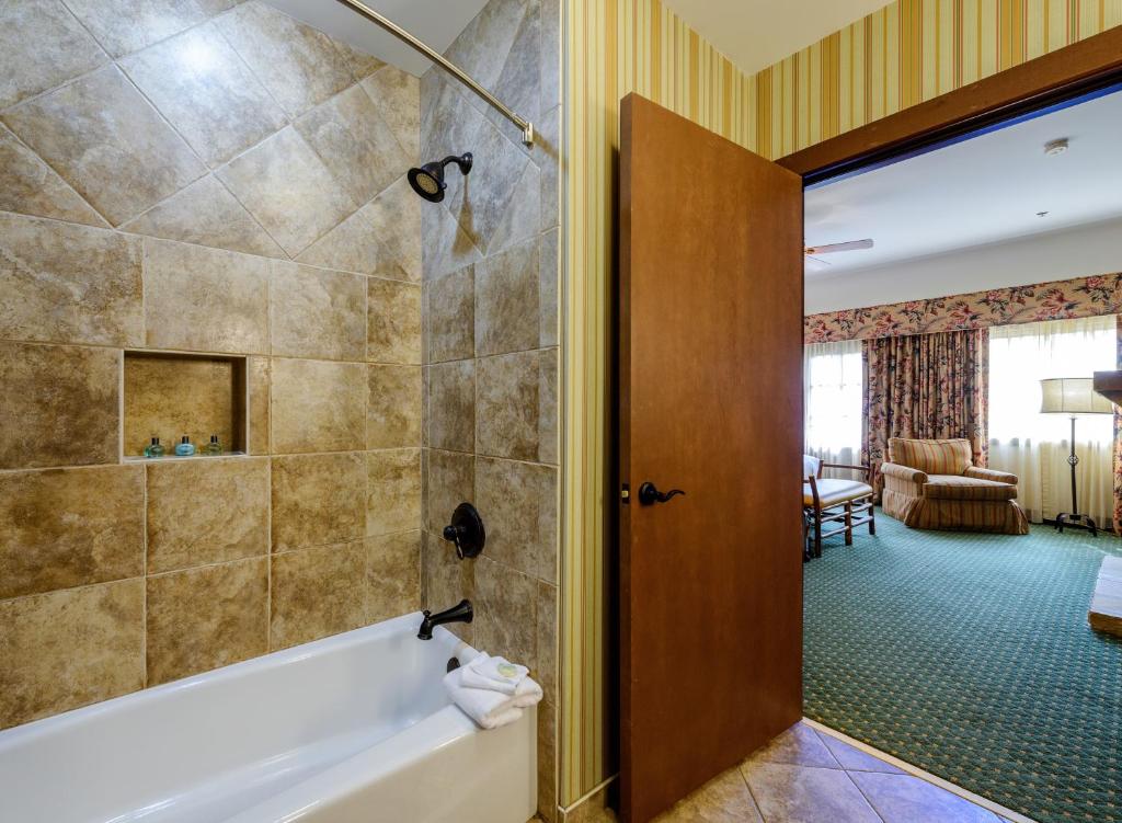 Lanier Islands Legacy Lodge - 