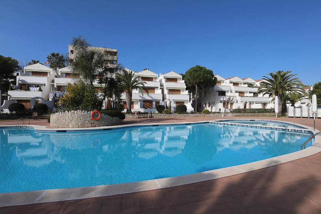 Bazén v ubytovaní COSTA DAURADA APARTAMENTS - Stival Park Luxe 2 alebo v jeho blízkosti