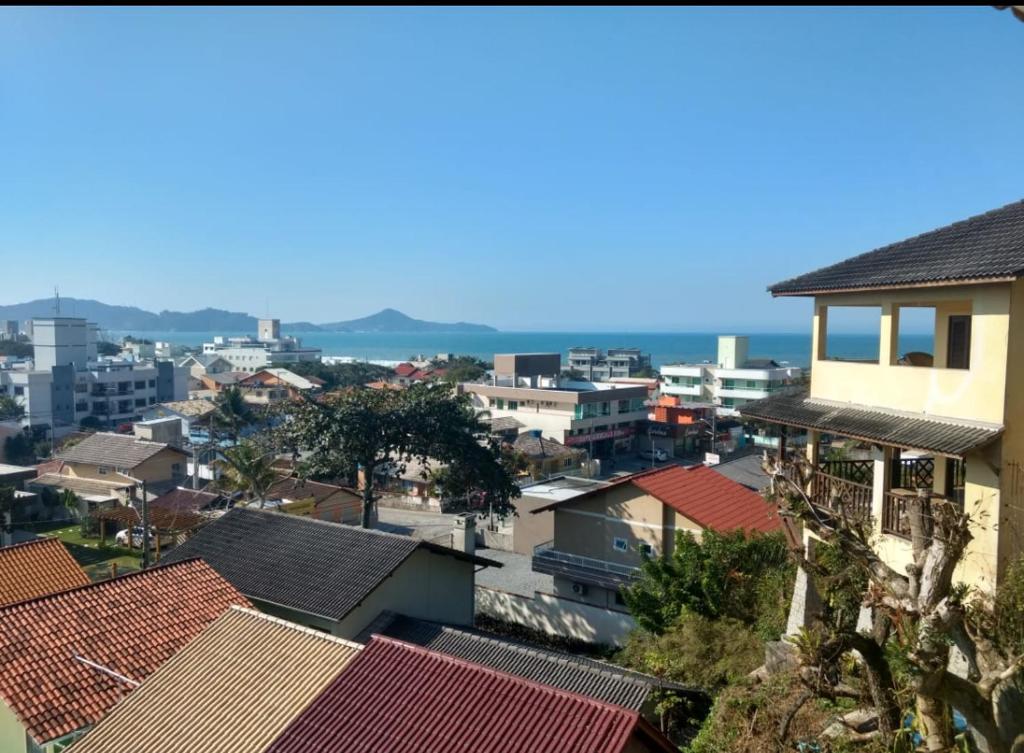  Casa com vista na rua Jequitibá