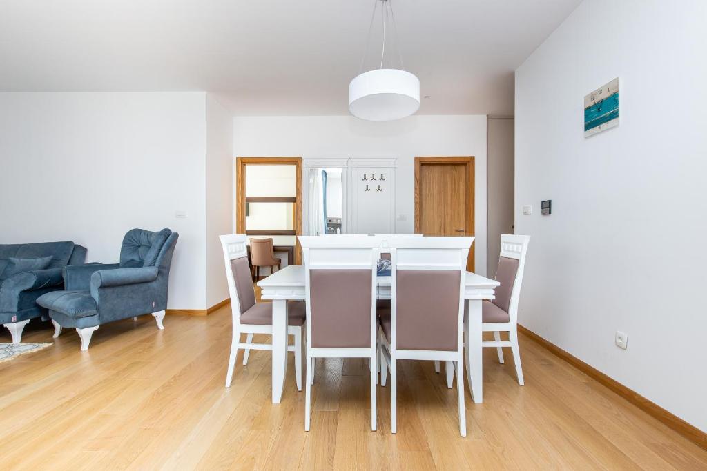 O zonă de relaxare la Apartments LORA in Apart-hotel