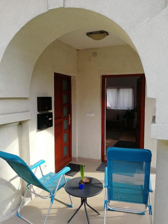 TV a/nebo společenská místnost v ubytování Wash House Apartman