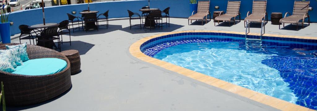 Bazén v ubytování Bahia Sol e Mar nebo v jeho okolí